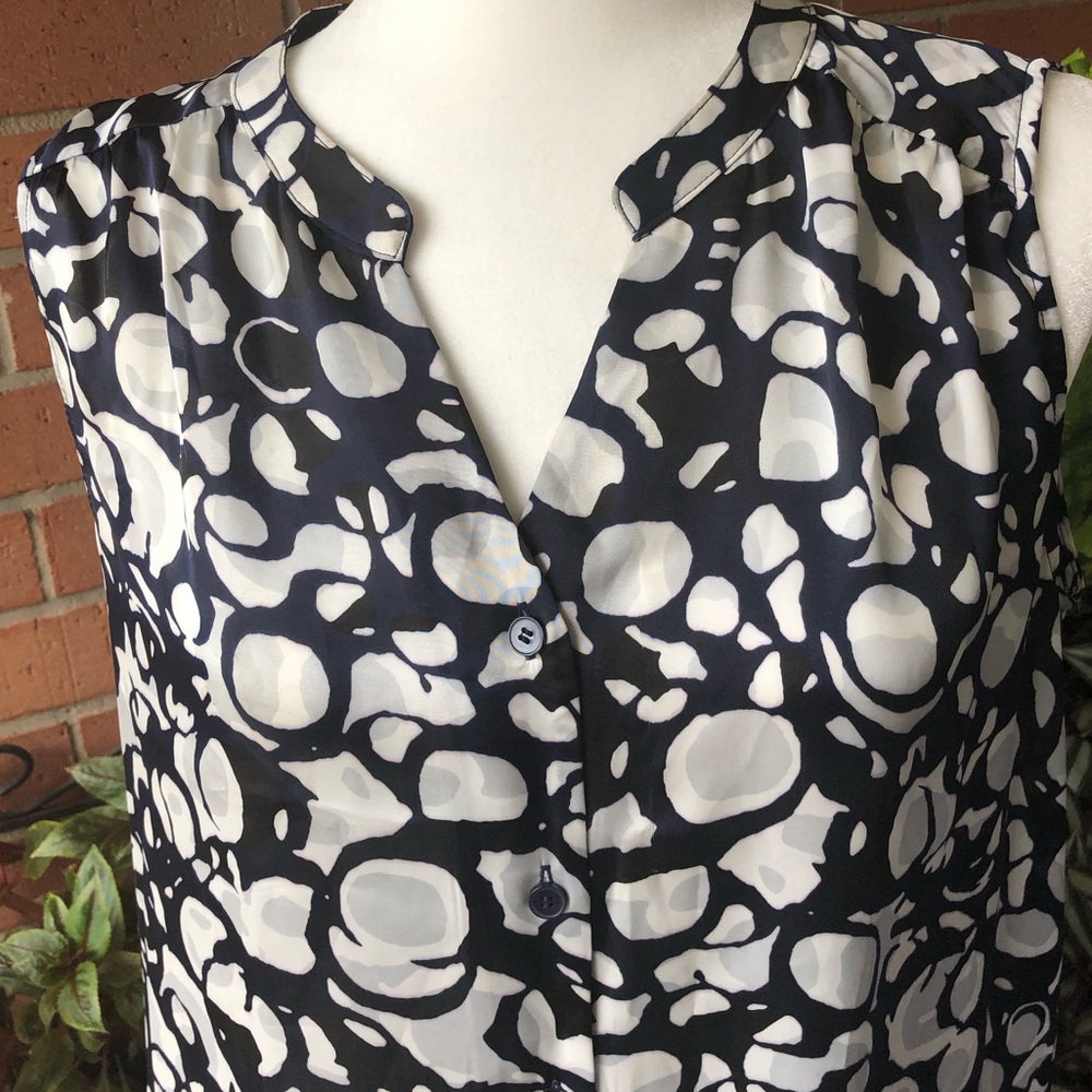 Nine West button up top - Picture 2 of 4